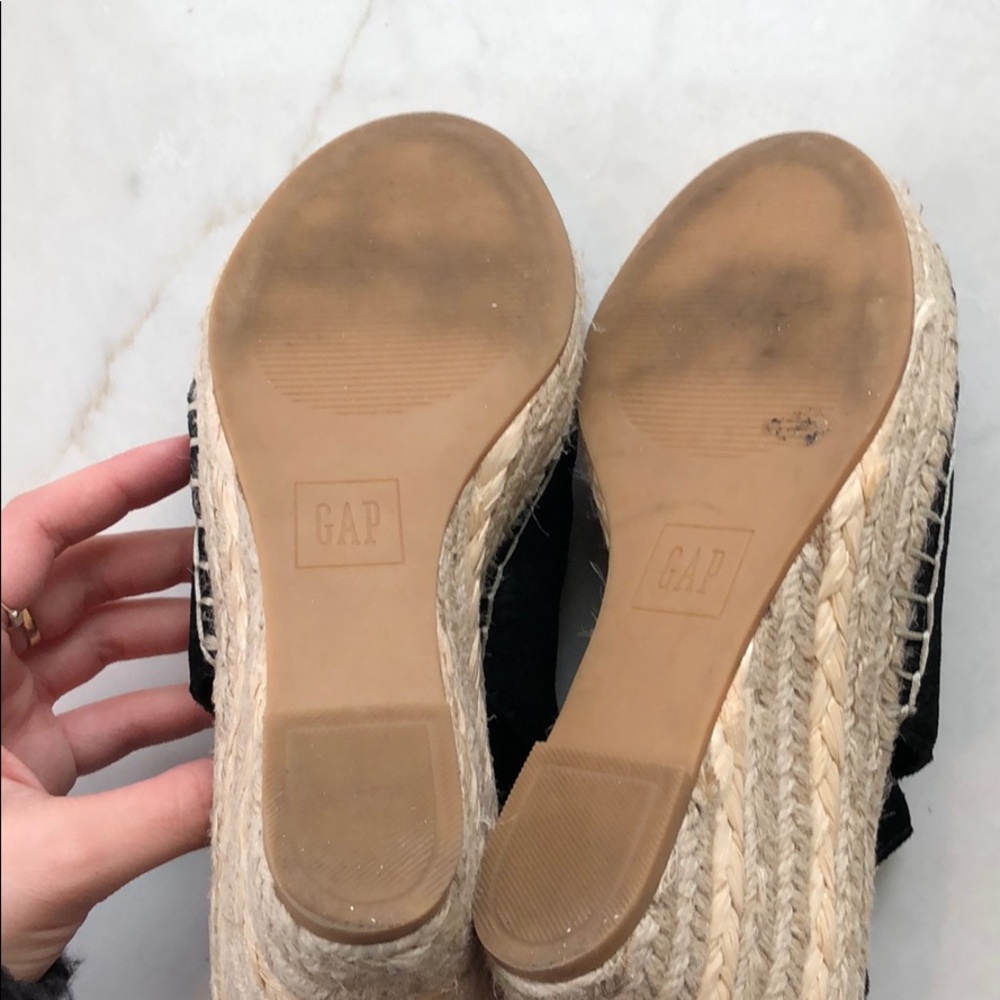 Gap black suede, wedge heel shoes - Picture 5 of 5